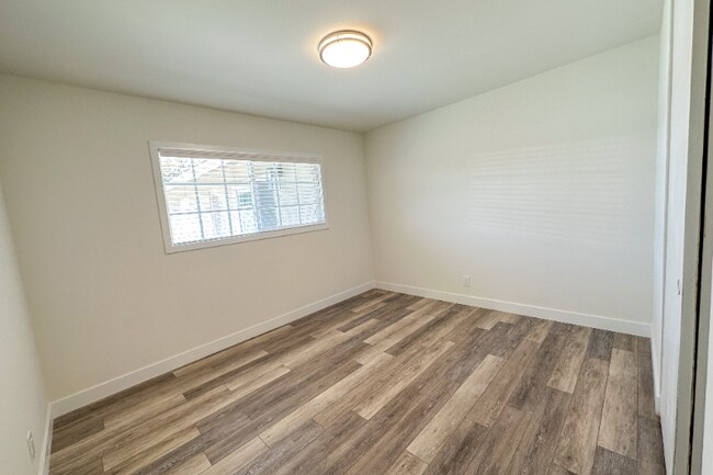 Building Photo - 18271 Roberta Cir