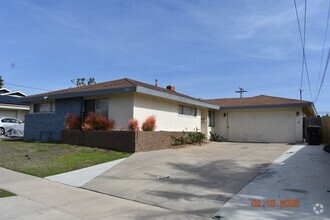 Building Photo - Spacious 4-Bedroom, 3-Bath Home in Prime 9...