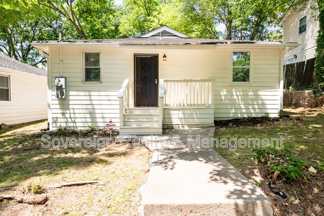 Building Photo - 452 Paines Ave NW