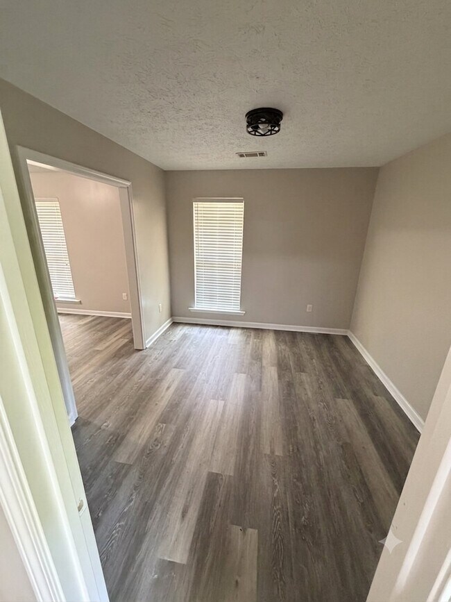 Building Photo - 207 Murfee Dr
