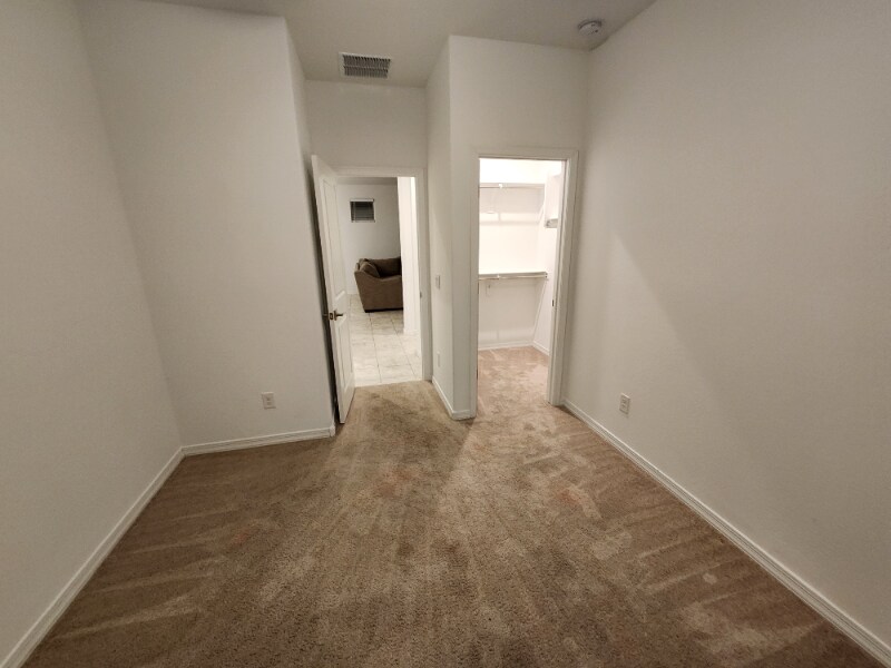 Building Photo - 8948 W Colter St