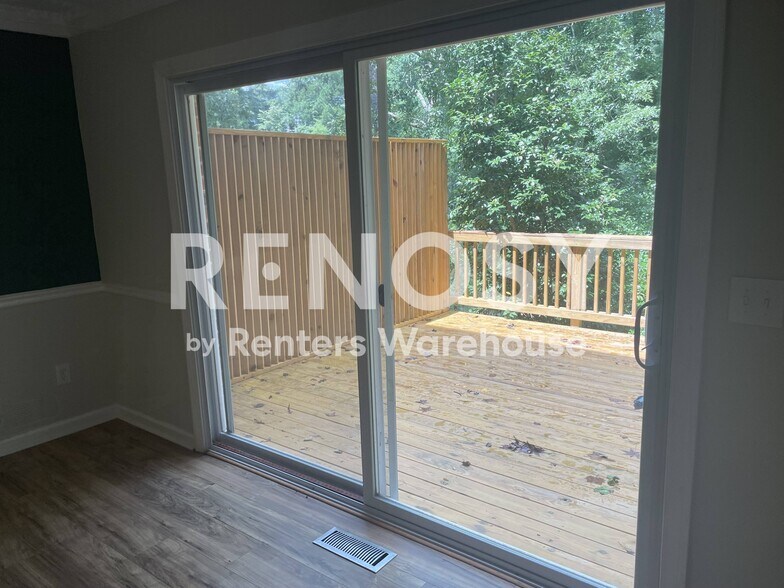 Building Photo - 9055 Carroll Manor Dr