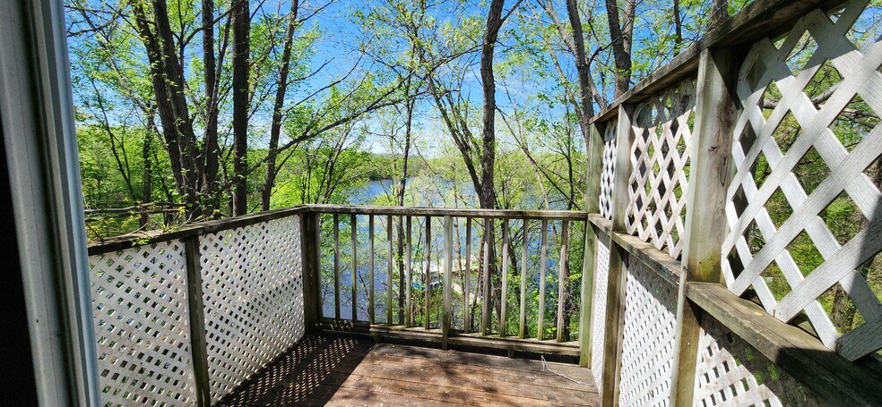 Building Photo - 2240 West Ave S