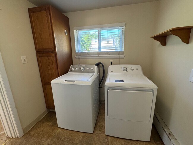Building Photo - Lower Gywnedd 3 Bedroom 1.5 Bath Colonial in Penllyn Pa $2,750/month