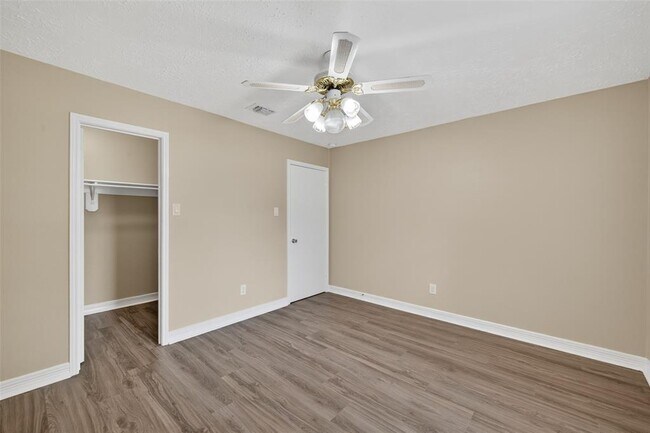 Building Photo - 6906 Pembrough Ln