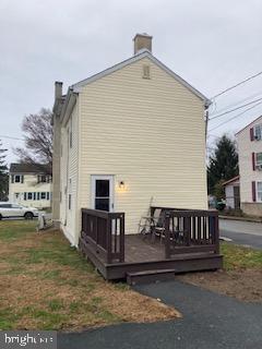 Building Photo - 215 Adams St