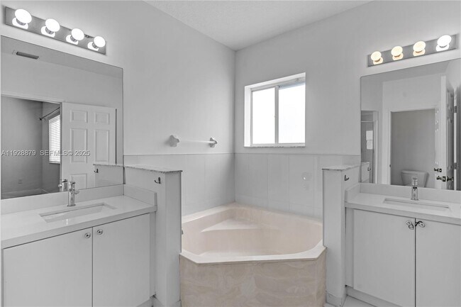 Building Photo - 2312 SE 21st St