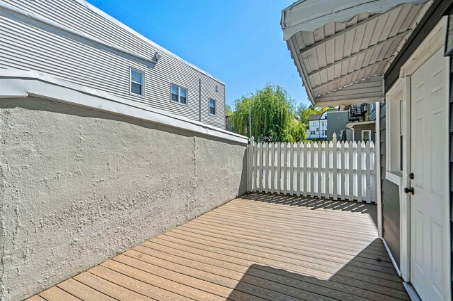Building Photo - 56 Highwood Terrace
