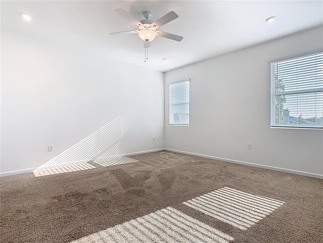 Building Photo - 1043 Lakeshore Breeze Pl
