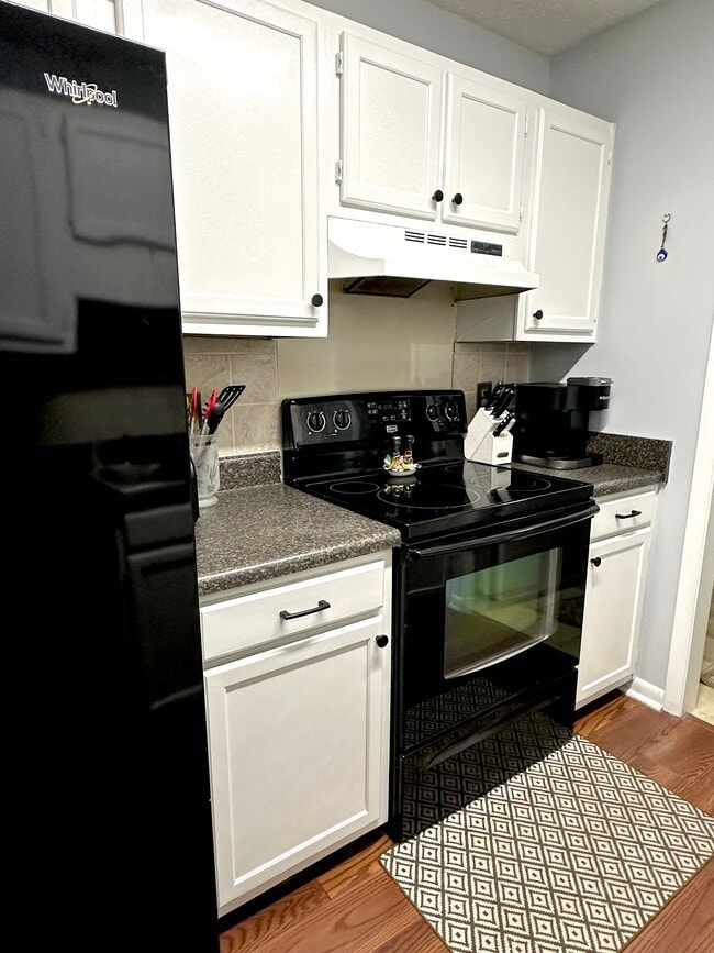Building Photo - 151 Villa Dr