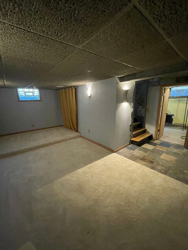 Building Photo - 1404 E Park Pl
