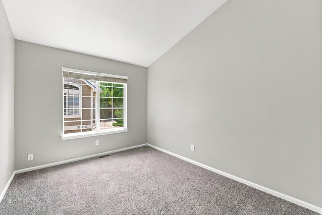 Building Photo - $2,695.95 - 3 Bed, 2.5 Bath Newly Updated Townhome in Centennial with Central AC