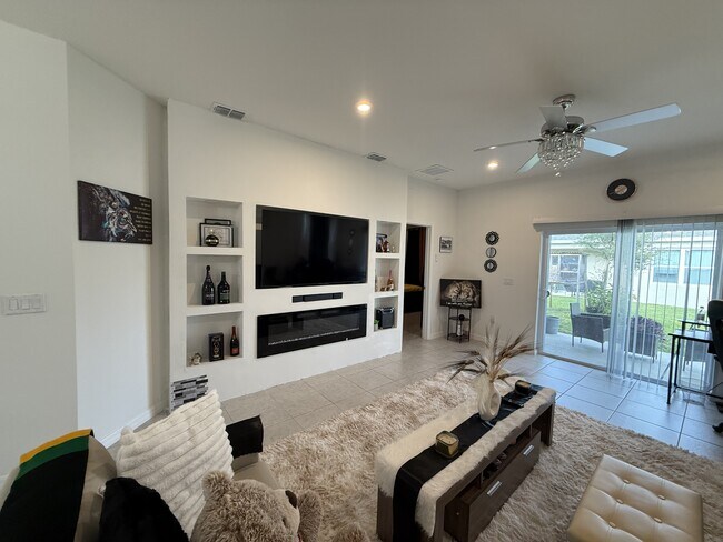 Building Photo - 3182 Amaranth St