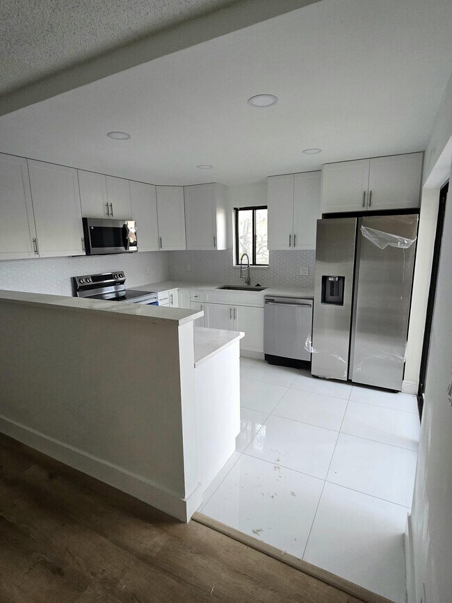 Building Photo - 4204 Waterview Cir