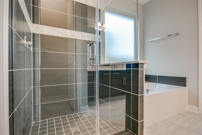 Building Photo - 14619 Birchwood Falls Trail