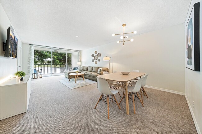 Building Photo - 3150 N Course Ln