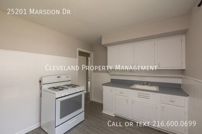 Building Photo - 25201 Marsdon Dr
