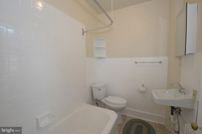 Building Photo - 236 Delmont Ave