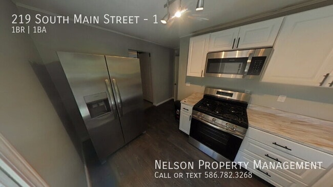 Building Photo - 219 S Main St