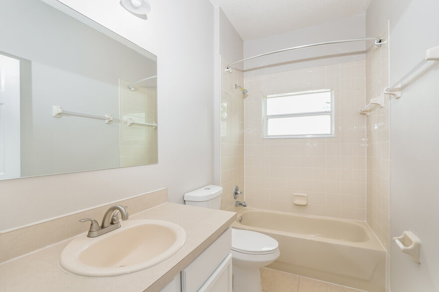 Building Photo - 2888 Sweetspire Cir