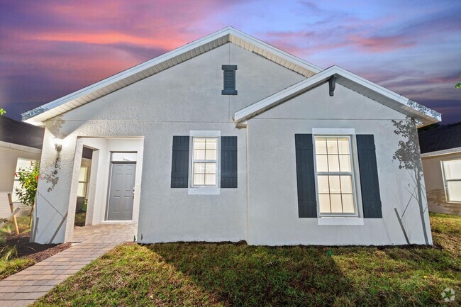 Building Photo - 708 Treehouse Ln