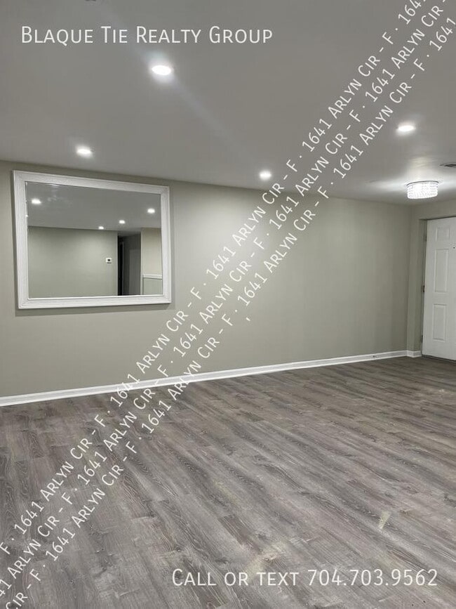 Building Photo - 1641 Arlyn Cir