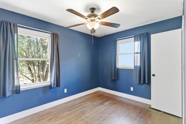 Building Photo - 900 Kingland Ave