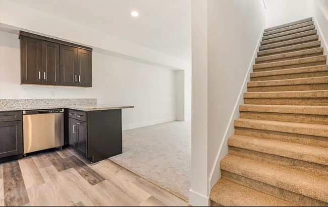 Building Photo - 5856 SE 18th St