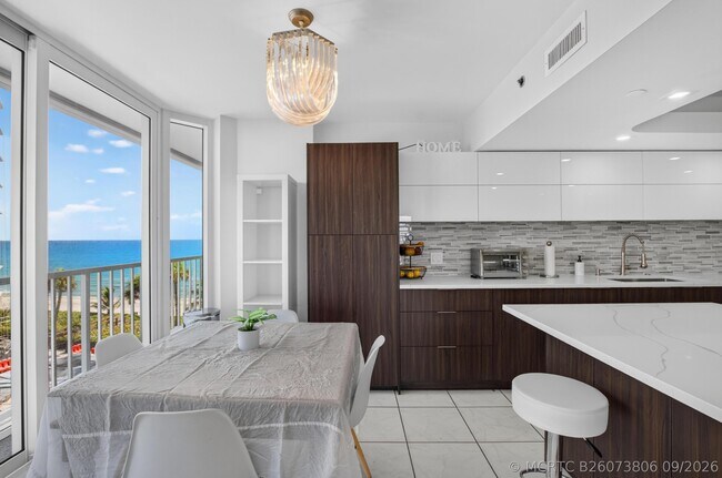 Building Photo - 3211 S Ocean Blvd