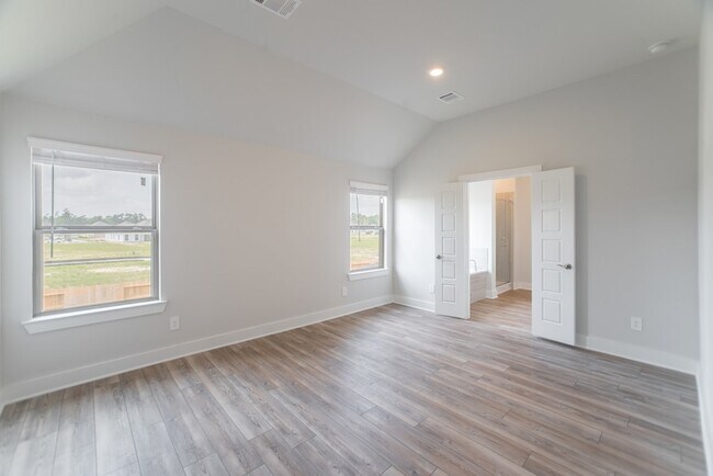 Building Photo - 10530 Preserve Wy