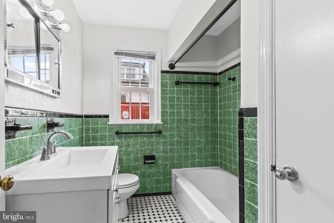 Building Photo - 4 Franklin Ave