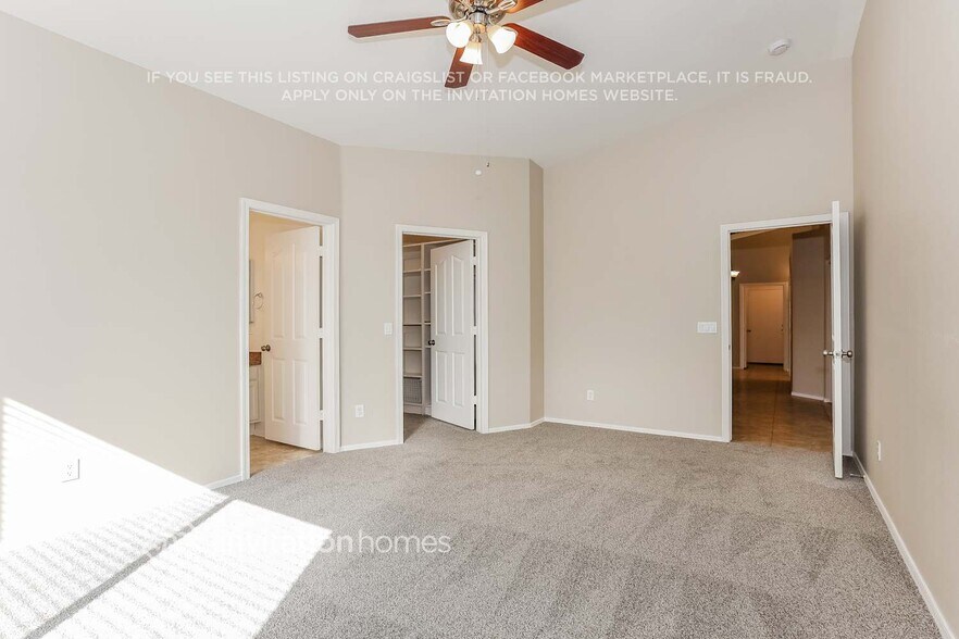 Building Photo - 10939 E Diamond Ave