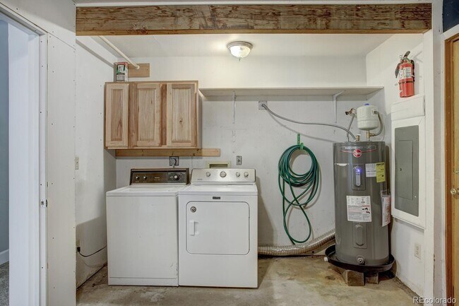 Building Photo - 347 Deer Path Rd