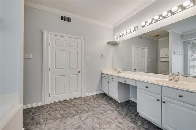 Building Photo - 9013 Crown Point Cir