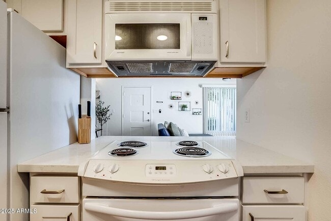 Building Photo - 7906 E Keim Dr