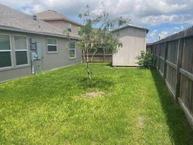 Building Photo - 3942 Las Bahias Dr