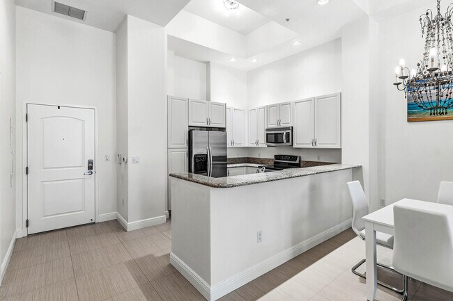 Building Photo - 701 S Olive Ave