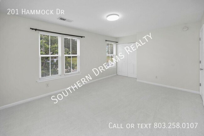 Building Photo - 201 Hammock Dr