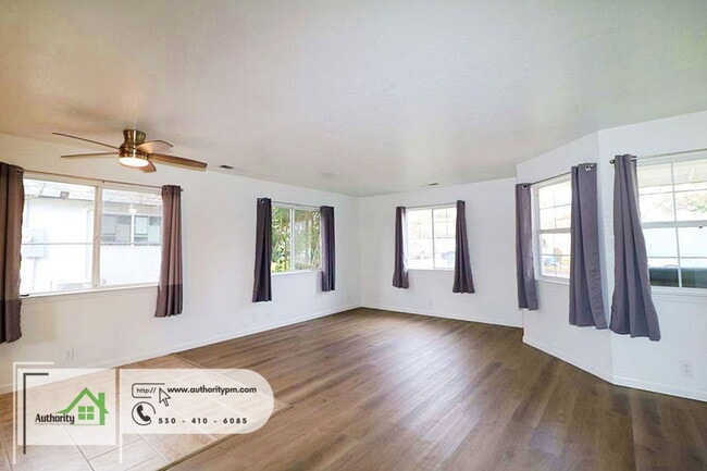 Building Photo - 2875 Reservoir Ln