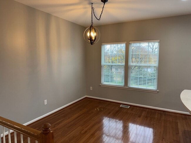 Building Photo - 1720 SF Townhome - 3 BR/1.5 BA in Vineland - Kings Crossing!