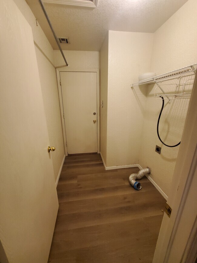 Building Photo - 9200 Checkerbloom Dr