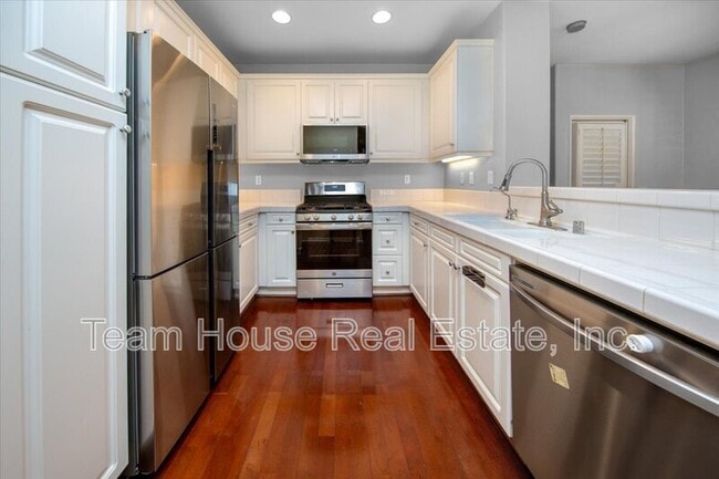 Building Photo - 27274 Arbor Pl
