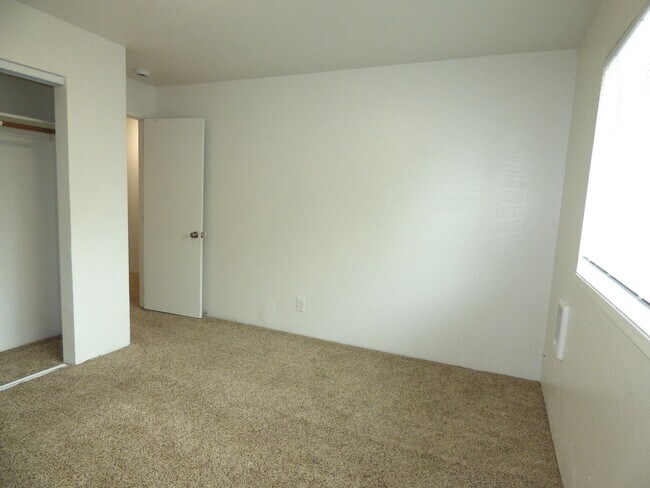 Building Photo - Lancaster Townhomes