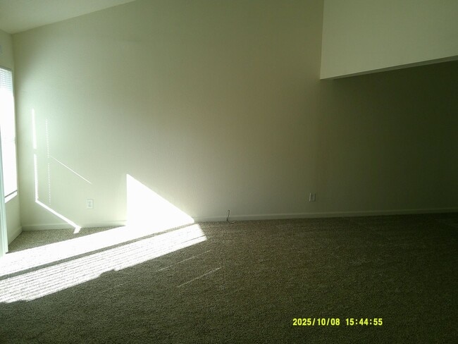 Building Photo - 749 Beelard Dr