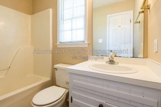 Building Photo - 408 Hunters Ridge Dr