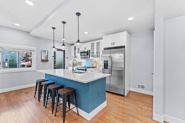 Building Photo - 76 Condict St