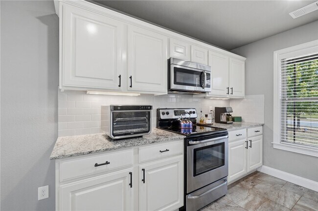 Building Photo - 3807 S W Capstone Ave