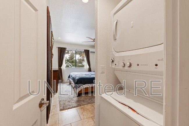 Building Photo - 2285 Lariat Rd