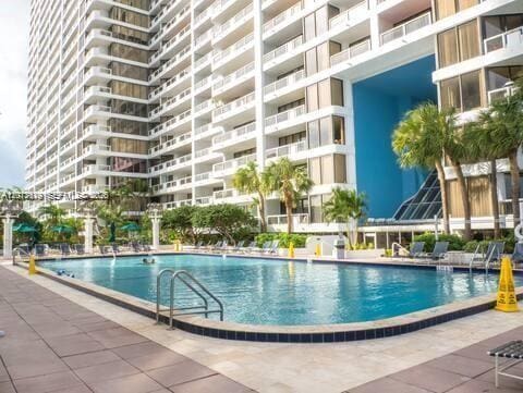 Building Photo - 1717 N Bayshore Dr