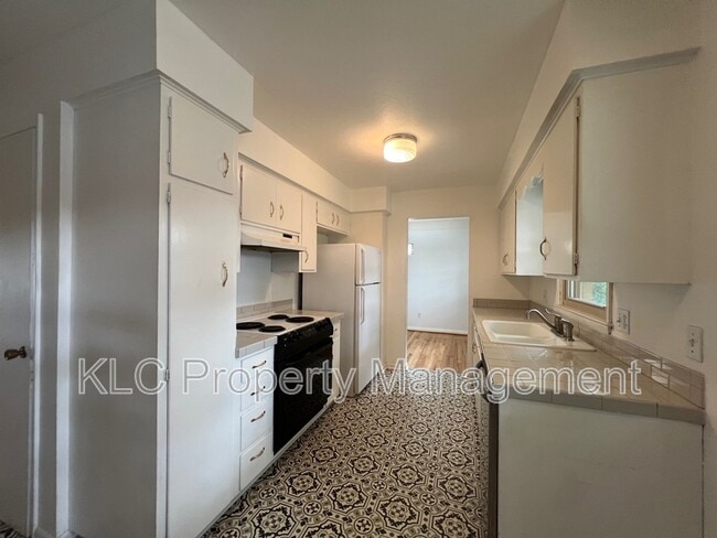Building Photo - 4026 43rd St
